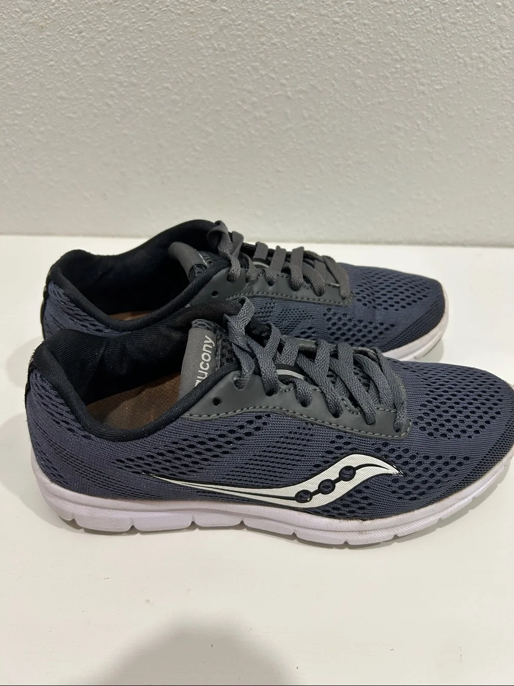 Saucony  Grid Ideal Lightweight Running Shoes, Gray\White, Size 7